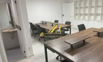 Aluguel de salas comerciais: Espaço com 5 salas com copa e recepção, 111,70m2. Semi mobiliada. Edf. Cempre. Ótimo para escritórios Corporativos