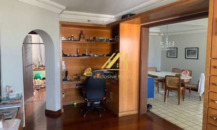 Apartamento amplo perto de tudo, 3 suítes, sendo 2 com closet, 216m2. Andar alto, com vista mar, bem ventilado. Edifício Acróple, Parque Bela Vista
