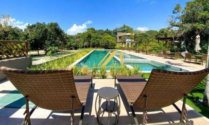 Casa Duplex no Condomínio Praia do Forte Exclusive. 3 quartos, 2 suítes, lavabo, varanda. Nova, do jeito que a construtora entregou. Piscina, fitness