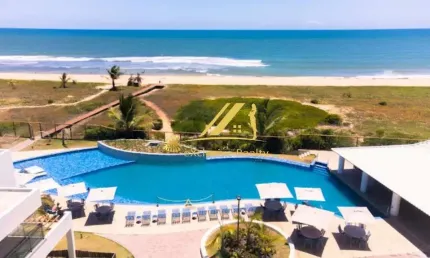 UNIQUE BEACH HOUSE, Apartamento 3 quartos, 1 suíte com varanda, 81m2, literalmente beira mar, em Itacimirim! Lindíssimo! Ótimo para investir ou curtir