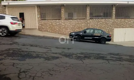 Casa com 3 quartos à venda na Rua Romeu Mezzacapa, 80, Jardim Itália, Amparo, 177 m2 por R$ 950.000
