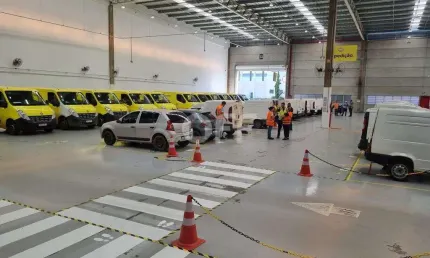 Barracão / Galpão / Depósito para alugar na Rua Dom Pedro I, KM 87, Vila Salles, Atibaia, 2491 m2 por R$ 54.817