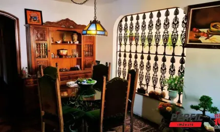 CASA NO PARQUE CONTINENTAL À VENDA COM 190m² E 03 VAGAS DE GARAGEM
