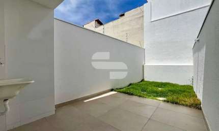 Casa com 2 quartos à venda na Rua São João do Oriente, 1, Santa Branca, Belo Horizonte por R$ 529.000
