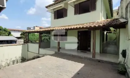 Casa com 5 quartos à venda na Coronel Salatiel Vaz, 1, Industrial, Contagem por R$ 749.900