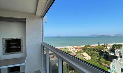 Apartamento Quadra Mar com 1 suíte + 2 dorm. em Balneário Piçarras