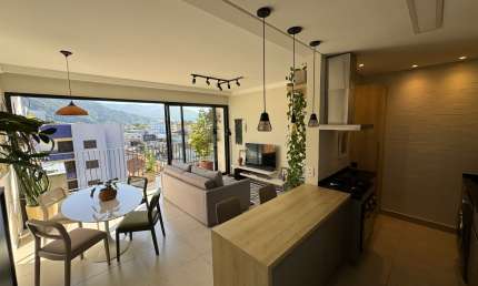 Lindo apartamento alto padrão com vista e bem localizado 4° andar