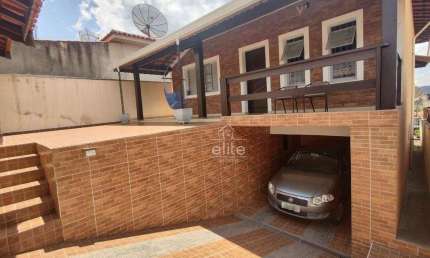 Casa com 3 dormitórios à venda por R$ 550.000,00 - Jardim Santos Dumont - Bom Jesus dos Perdões/SP