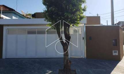 Casa com 3 quartos para alugar na Rua Independência, 10337, Marília, Marília