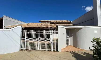 Casa com 3 quartos para alugar na Rua Santa Helena, 20790, Jardim Estoril, Marília