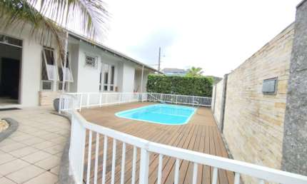 Casa com 3 quartos à venda na Rua Carlos Stiel, Glória, Joinville
