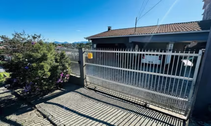 Casa com 1 quarto à venda na Rua Campo Belo do Sul, Itaum, Joinville