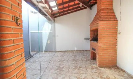 Casa com 3 Quartos e 2 banheiro à Venda, 130m²Engenho Velho - Embu das Artes, São Paulo