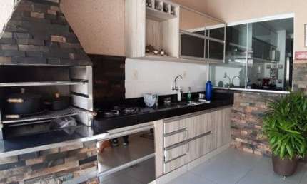 Casa com 3 Quartos e 2 banheiro à Venda, 137m²Engenho Velho - Embu das Artes, São Paulo