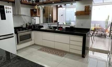 Casas com 3 Quartos e 3 banheiros à Venda em Jardim Vila Galvão