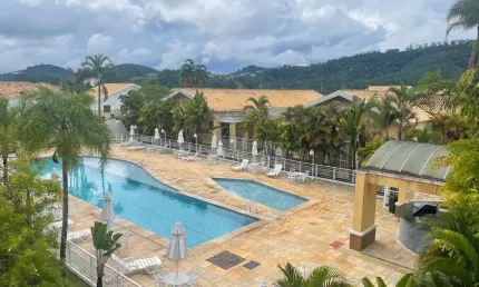 Casa para Venda em Santana de Parnaíba, Tamboré, 3 dormitórios, 1 suíte, 2 banheiros, 2 vagas