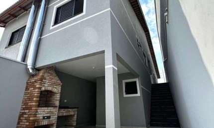 Casa 3 dormitórios sendo 1 suíte, 87m² , em Suzano-SP