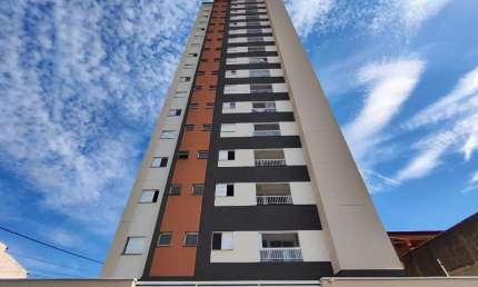 Apartamento 2 Dormitórios, 1 Suíte, vaga coberta e Lazer - Vila Santana