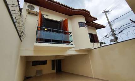 Casa com 3 Dormitórios, 4 vagas - Jardim do Sol Sorocaba