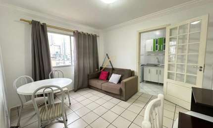 Apartamento mobiliado no centro de Balneário Camboriú