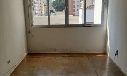 4 Quadras do metrô Marechal, bairro com bastante comercio local, sala com acabamento moderno, imóve