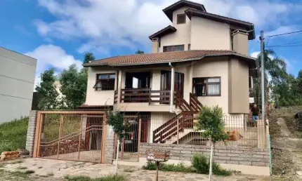 Casa com 3 quartos à venda na Nossa Senhora da Saúde, Caxias do Sul 