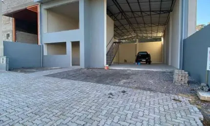 Pavilhão / Depósito Jardim das Hortências Caxias do Sul