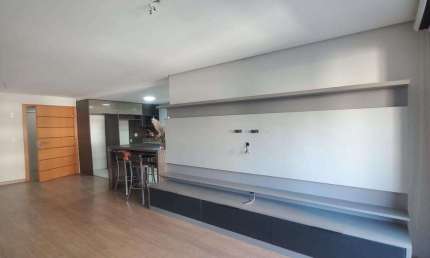 Apartamento com 3 quartos para alugar no Madureira, Caxias do Sul 