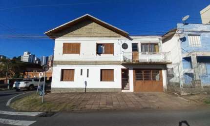 Casa com 3 quartos para alugar no Centro, Caxias do Sul 