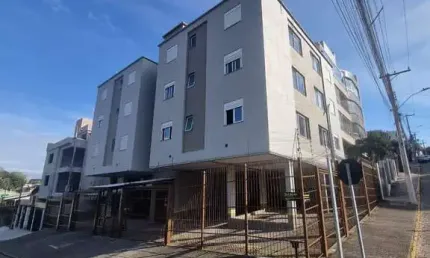 Apartamento com 2 quartos para alugar no Jardelino Ramos, Caxias do Sul 