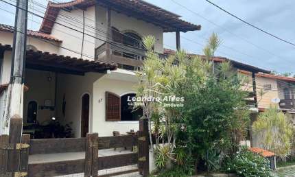 Casa com 3 dormitórios à venda, 168 m² por R$ 750.000,00 - Centro - Maricá/RJ