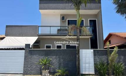 Casa com 3 dormitórios à venda, 252 m² por R$ 789.000,00 - Centro - Maricá/RJ