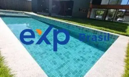 Casa duplex com 5 suítes e acabamento fino na praia do Forte