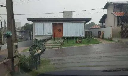 Casa à venda em Vinhedo, Distrito Industrial Benedito Storani, com 3 suítes, com 303 m²