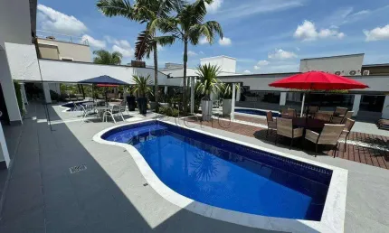 Sobrado à venda em Campinas, Swiss Park, com 3 suítes, com 389 m².