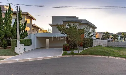 Sobrado à venda com 3 dormitórios no Swiss Park, Campinas