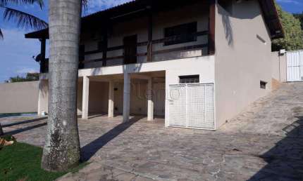 Chácara à venda em Vinhedo, Santa Cândida, com 3 quartos, com 1140 m², Condomínio Recanto Florido