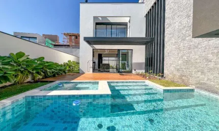 Sobrado à venda com 4 quartos no Residencial Arborais, Campinas