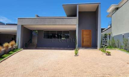 Casa à venda no Condomínio Reserva dos Vinhedos, no bairro Capivari em Louveira - São Paulo.