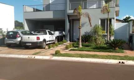 Sobrado à venda com 4 quartos no Royal Garden em Paulínia