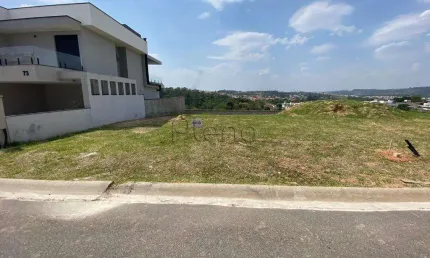 Terreno à venda com 330 m² no condomínio colline di parma, valinhos.