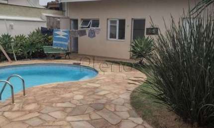 Casa à venda com 3 suítes na Vila Castelo Branco, Indaiatuba.