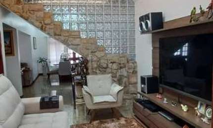 Casa à venda com 3 quartos no Parque Santana, Valinhos.