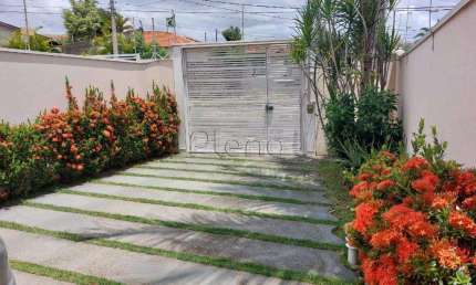 Casa à venda com 3 quartos no Parque Jambeiro, Campinas.