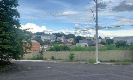 Terreno à venda com 602 m² no Parque São Quirino, Campinas.