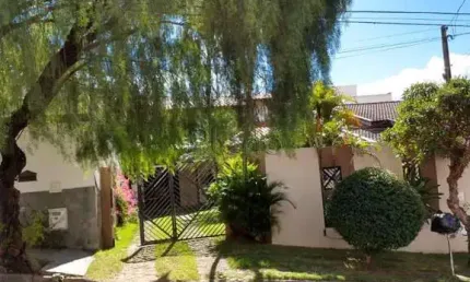 Casa à venda com 3 quartos no Parque das Colinas, Valinhos.