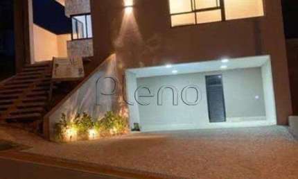 Casa à venda com 3 suítes no Bosque da Mata Valinhos.