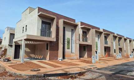 Casa à venda com 3 suítes no Vila Arte 28, Vinhedo.
