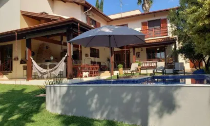 Casa à venda com 4 suítes no Chácaras Alpina, Valinhos.