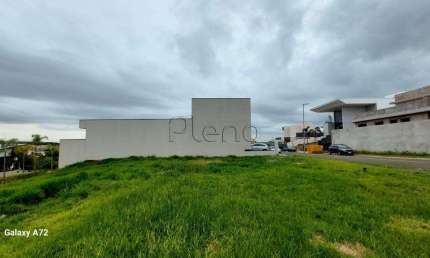 Terreno à venda com 300m² no La Dolce Vita, em Paulinia